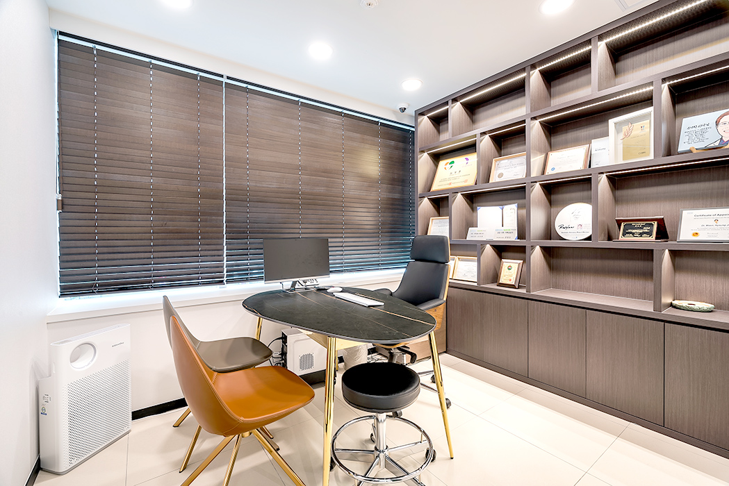sub Interior5